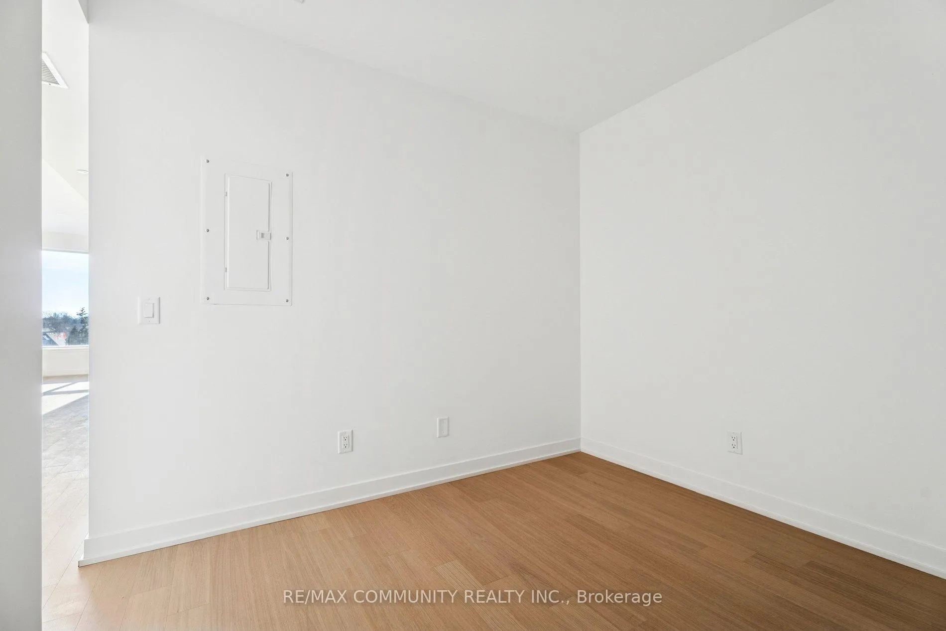 Photo 43 of Unit 415, 31 Huron Street S, Collingwood — HOMEH
