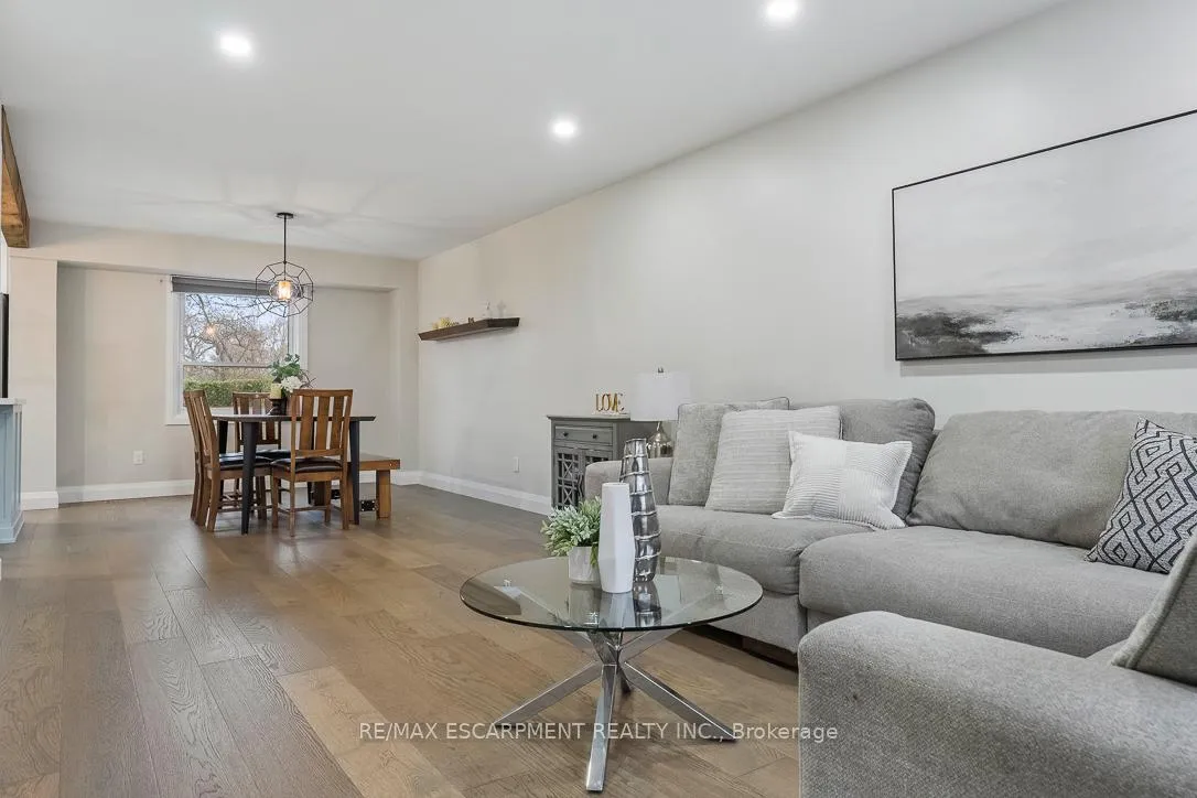 Photo 6 of 1 Parkway Place, Hamilton, Dundas — HOMEH