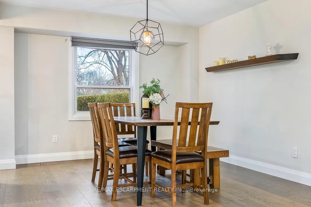 Photo 8 of 1 Parkway Place, Hamilton, Dundas — HOMEH