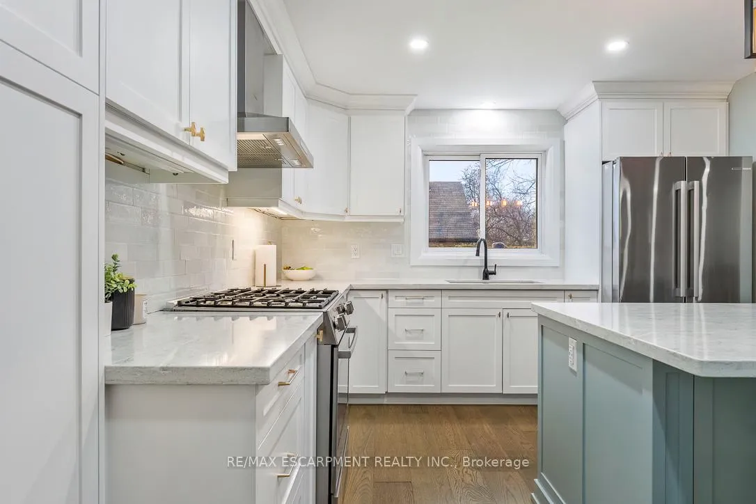 Photo 15 of 1 Parkway Place, Hamilton, Dundas — HOMEH