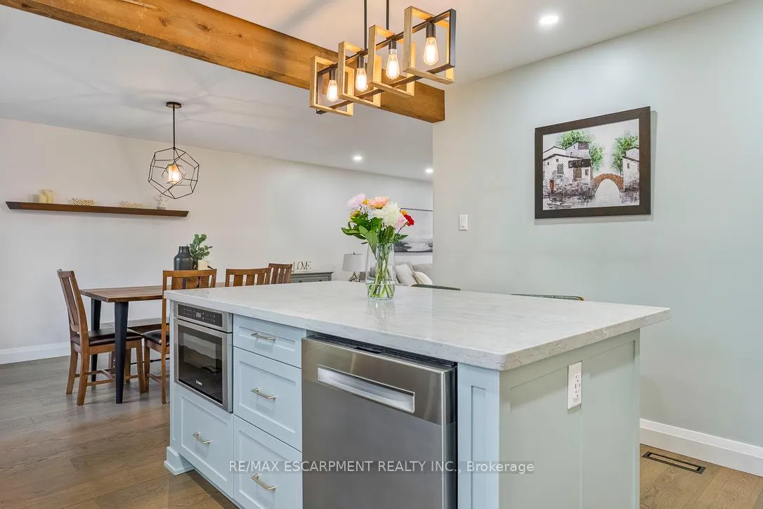 Photo 16 of 1 Parkway Place, Hamilton, Dundas — HOMEH
