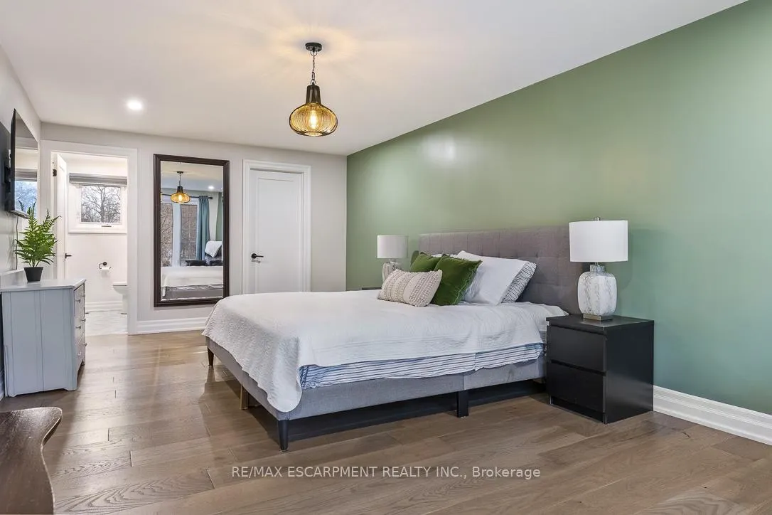 Photo 24 of 1 Parkway Place, Hamilton, Dundas — HOMEH