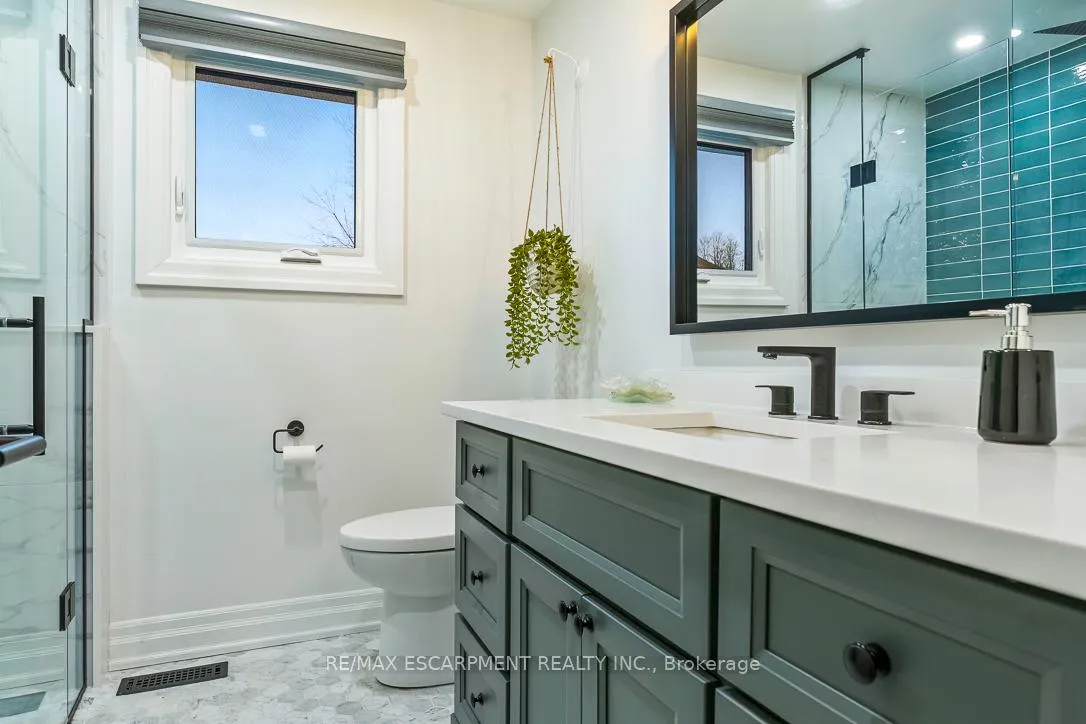 Photo 25 of 1 Parkway Place, Hamilton, Dundas — HOMEH
