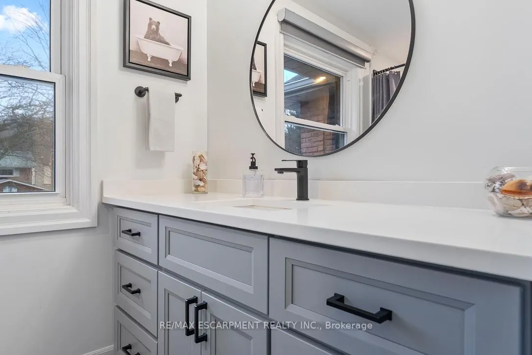 Photo 31 of 1 Parkway Place, Hamilton, Dundas — HOMEH