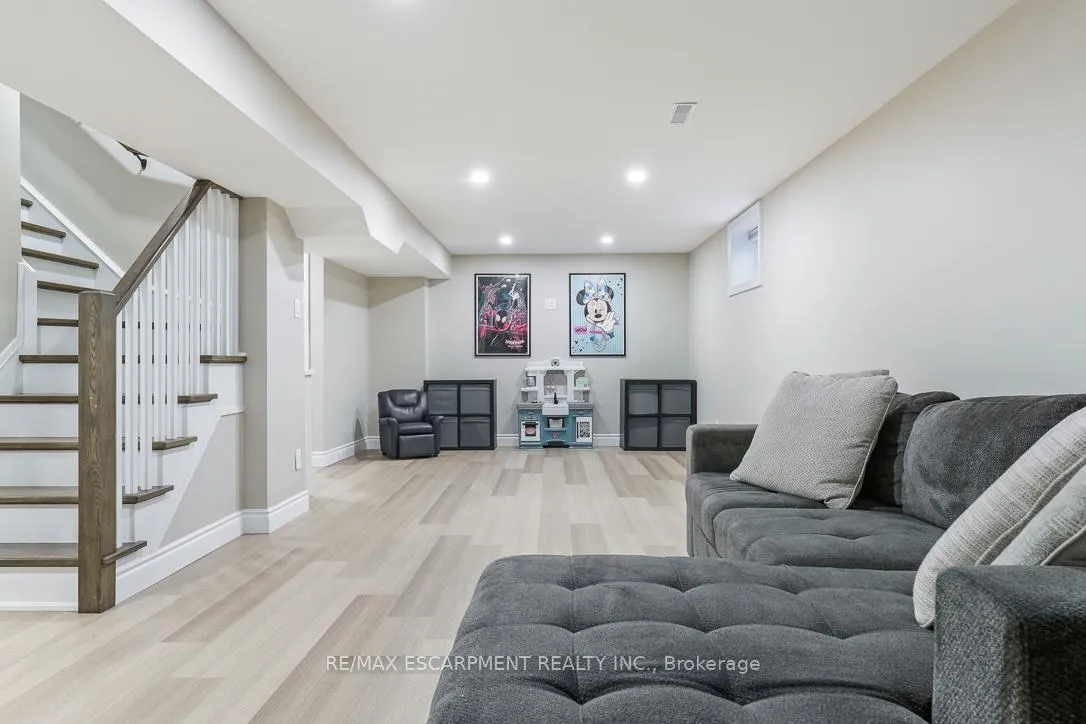 Photo 34 of 1 Parkway Place, Hamilton, Dundas — HOMEH