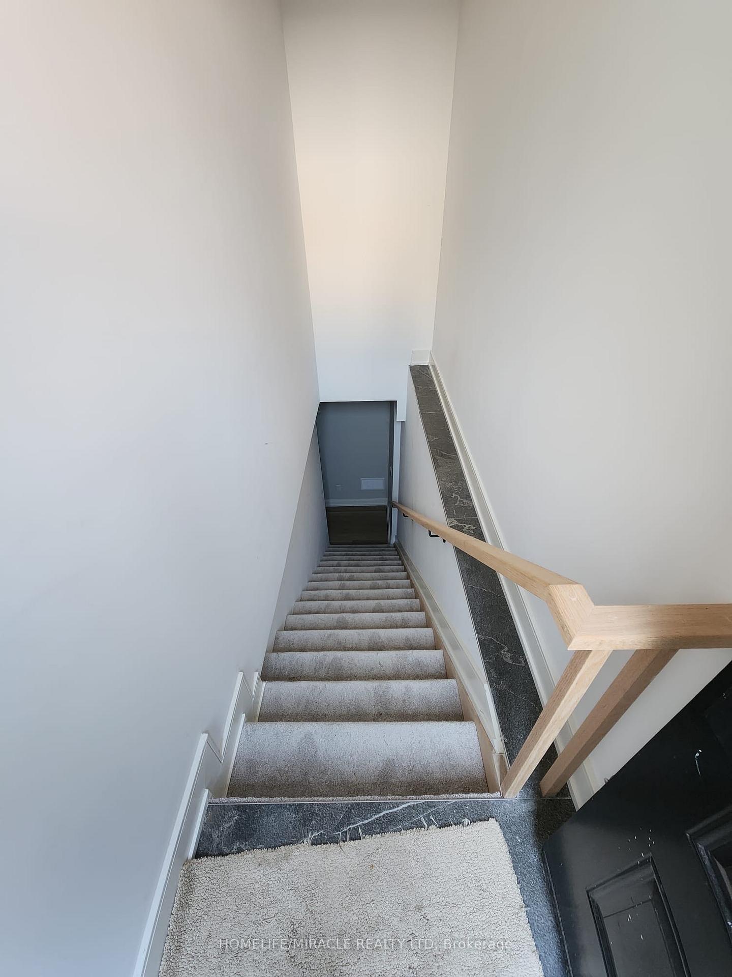 Photo 3 of 124 Pegasus Trail, Scarborough, Woburn — HOMEH