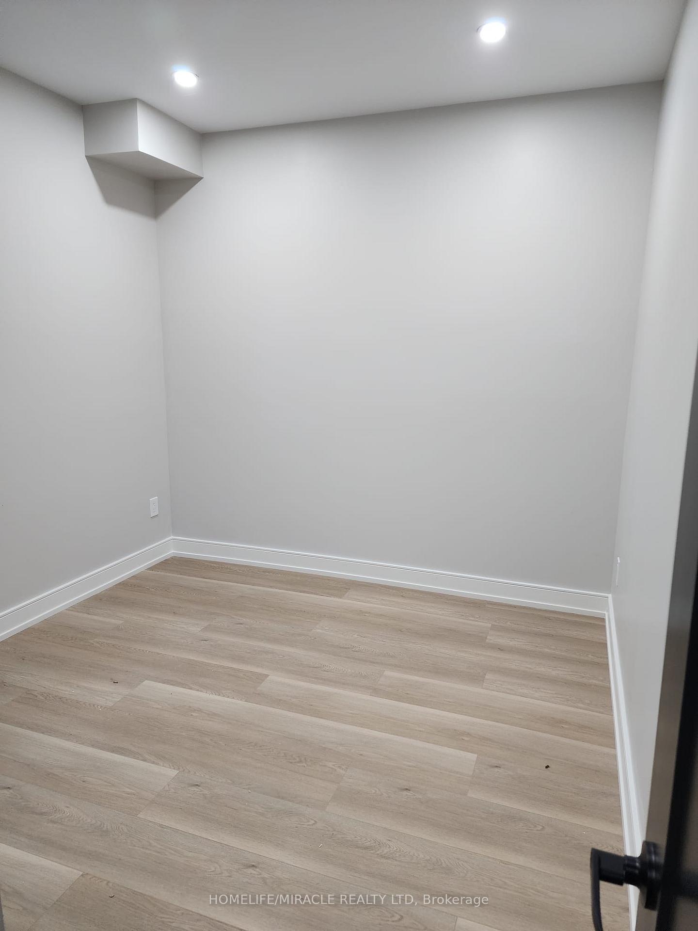 Photo 12 of 124 Pegasus Trail, Scarborough, Woburn — HOMEH