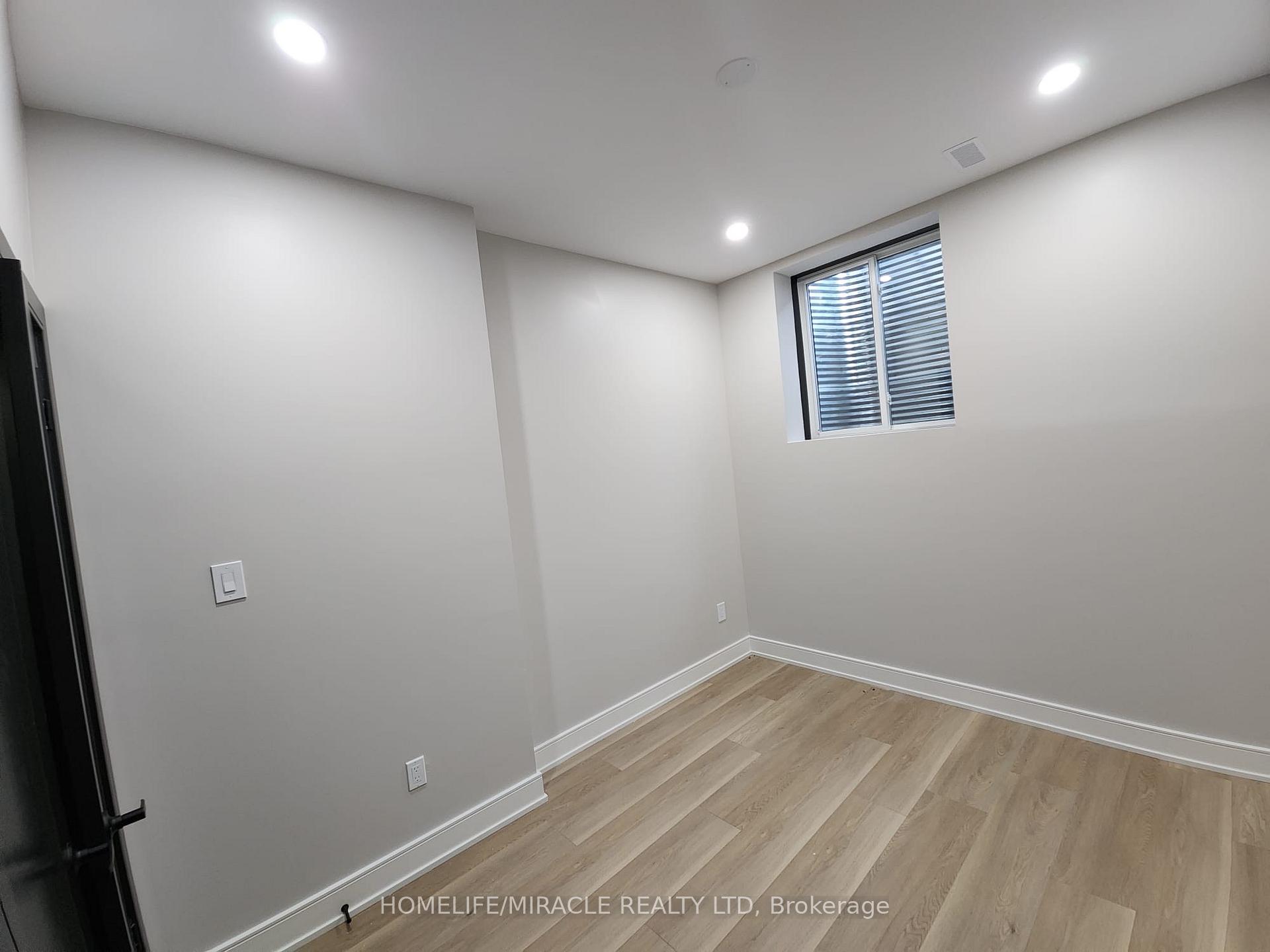 Photo 13 of 124 Pegasus Trail, Scarborough, Woburn — HOMEH