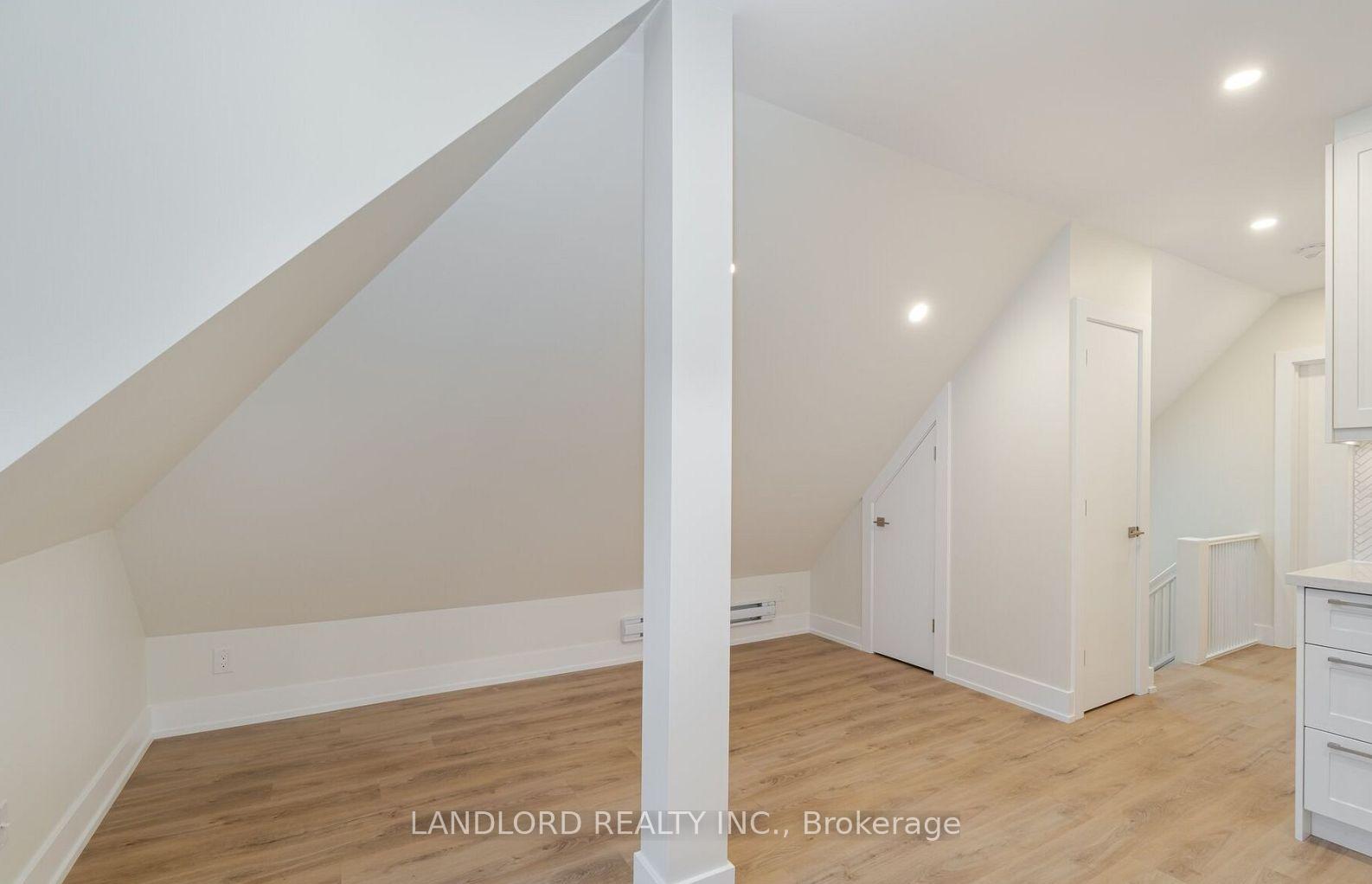 Photo 5 of Unit 3rd Fl., 73 Dewson Street, Toronto, Palmerston-Little Italy — HOMEH