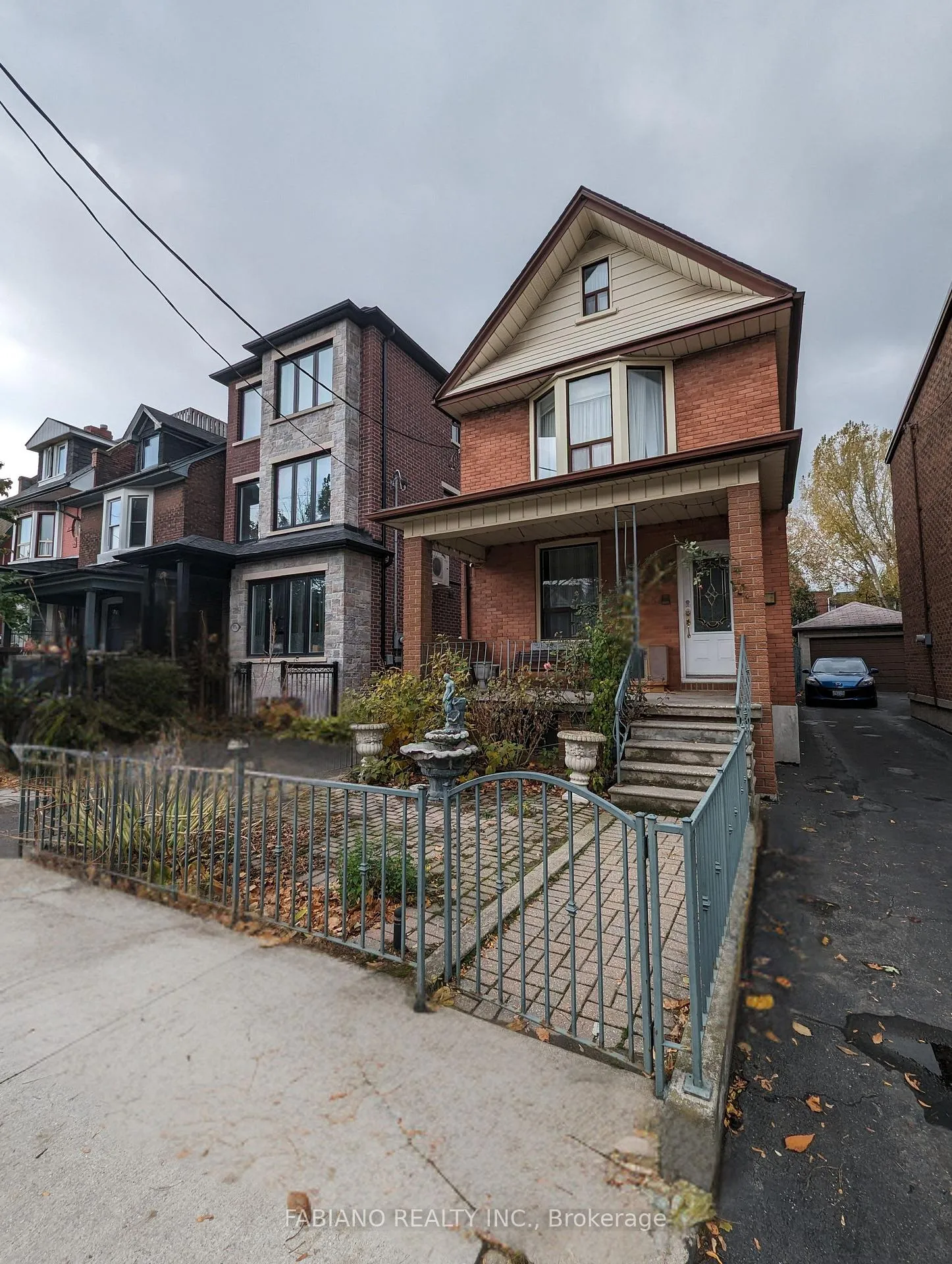 Photo 2 of Unit Upper, 1038 Dovercourt Road, Toronto, Dovercourt-Wallace Emerson-Junction — HOMEH
