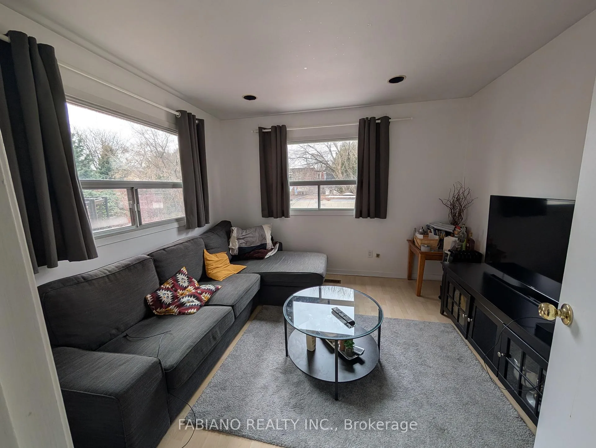 Photo 5 of Unit Upper, 1038 Dovercourt Road, Toronto, Dovercourt-Wallace Emerson-Junction — HOMEH