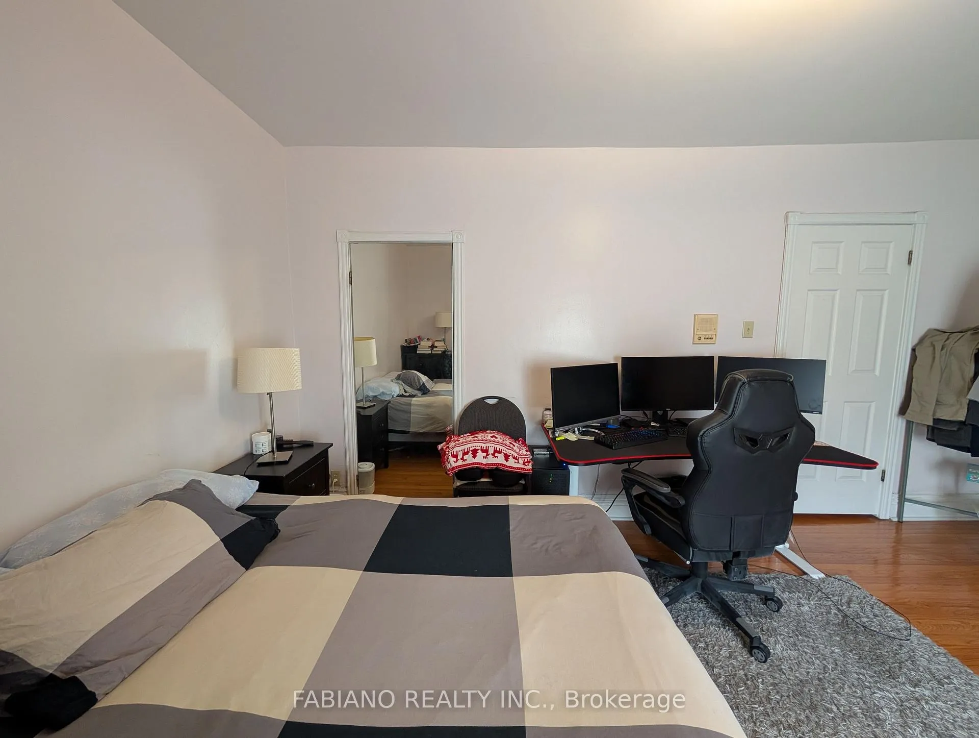 Photo 19 of Unit Upper, 1038 Dovercourt Road, Toronto, Dovercourt-Wallace Emerson-Junction — HOMEH