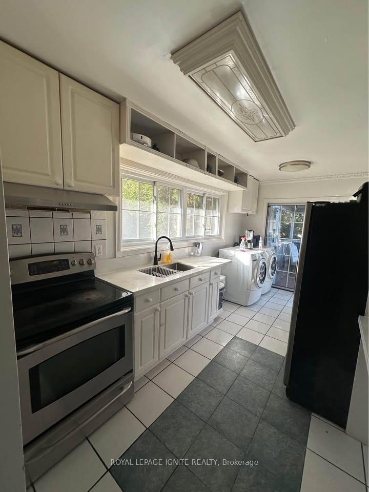 Photo 2 of Unit Main Level, 126 Orton Park Road, Scarborough, Woburn — HOMEH