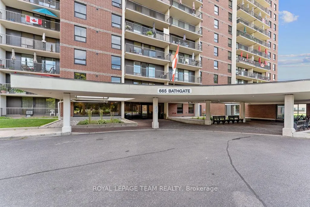 Photo 2 of Unit 302, 665 Bathgate Drive, Ottawa, Carson Meadows — HOMEH