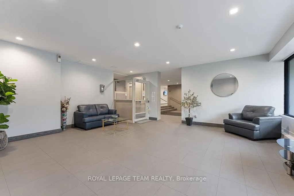 Photo 5 of Unit 302, 665 Bathgate Drive, Ottawa, Carson Meadows — HOMEH