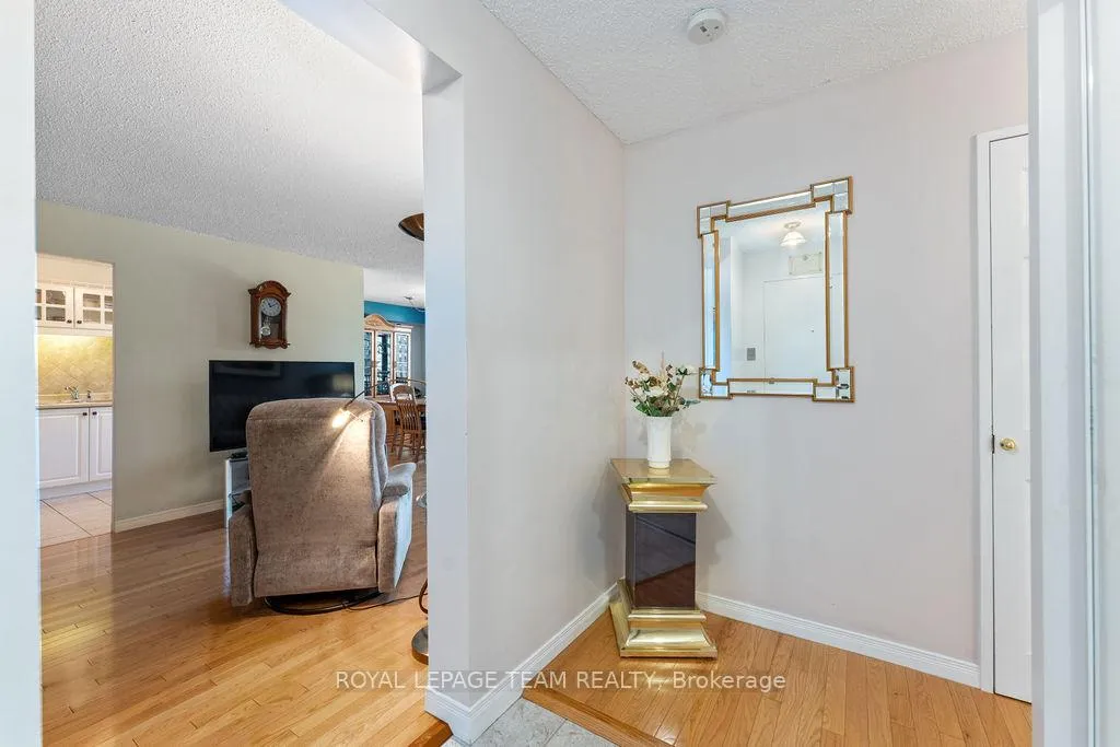 Photo 9 of Unit 302, 665 Bathgate Drive, Ottawa, Carson Meadows — HOMEH