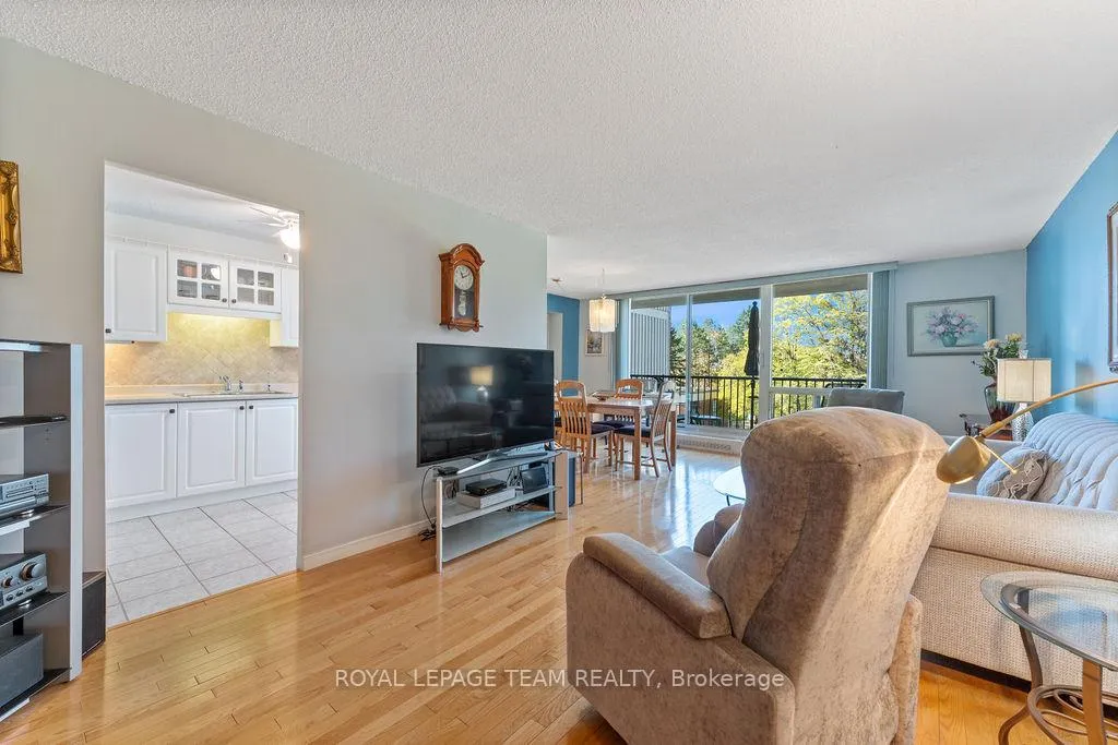 Photo 10 of Unit 302, 665 Bathgate Drive, Ottawa, Carson Meadows — HOMEH