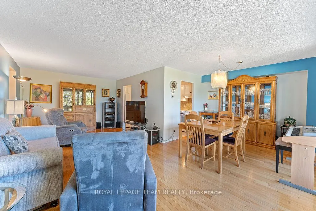 Photo 12 of Unit 302, 665 Bathgate Drive, Ottawa, Carson Meadows — HOMEH
