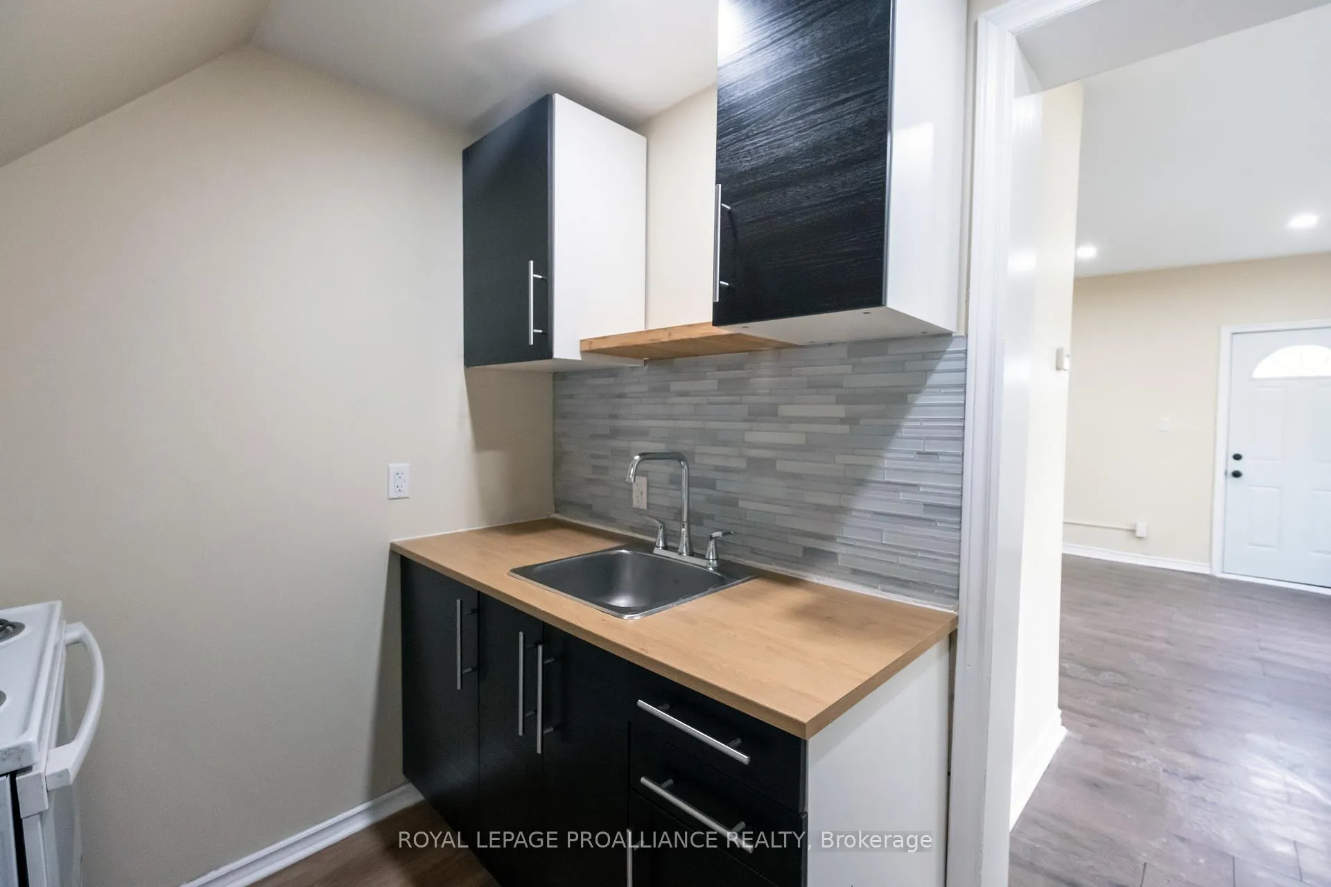 Photo 9 of 90 Dundas Street E, Belleville, Belleville Ward — HOMEH