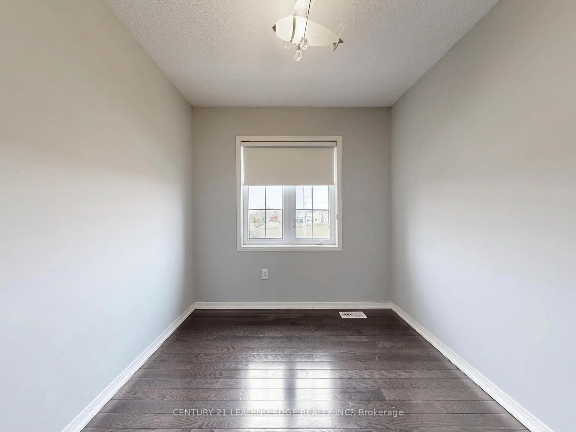 Photo 29 of 423 Rossland Road E, Ajax, Central East — HOMEH