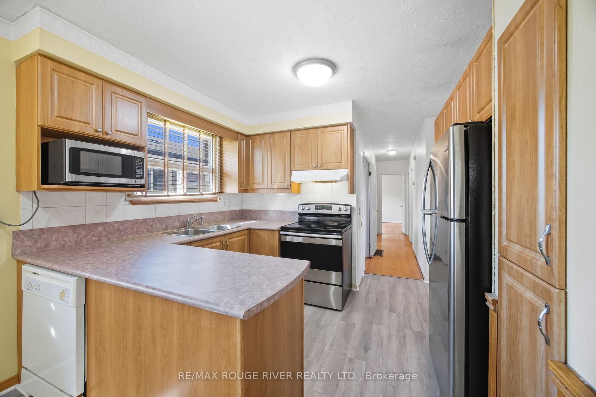 Photo 8 of 412 Brimorton Drive, Scarborough, Woburn — HOMEH