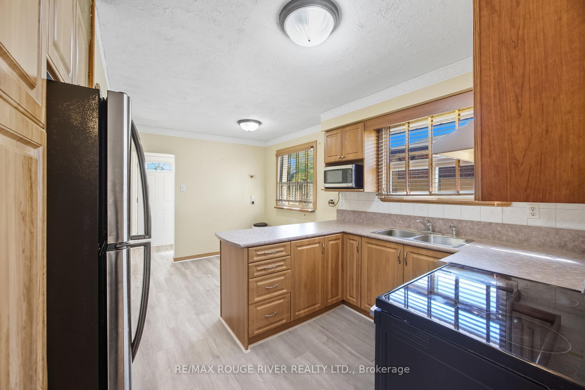 Photo 9 of 412 Brimorton Drive, Scarborough, Woburn — HOMEH