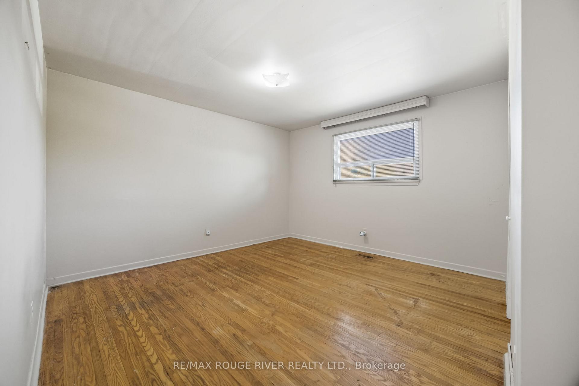 Photo 11 of 412 Brimorton Drive, Scarborough, Woburn — HOMEH