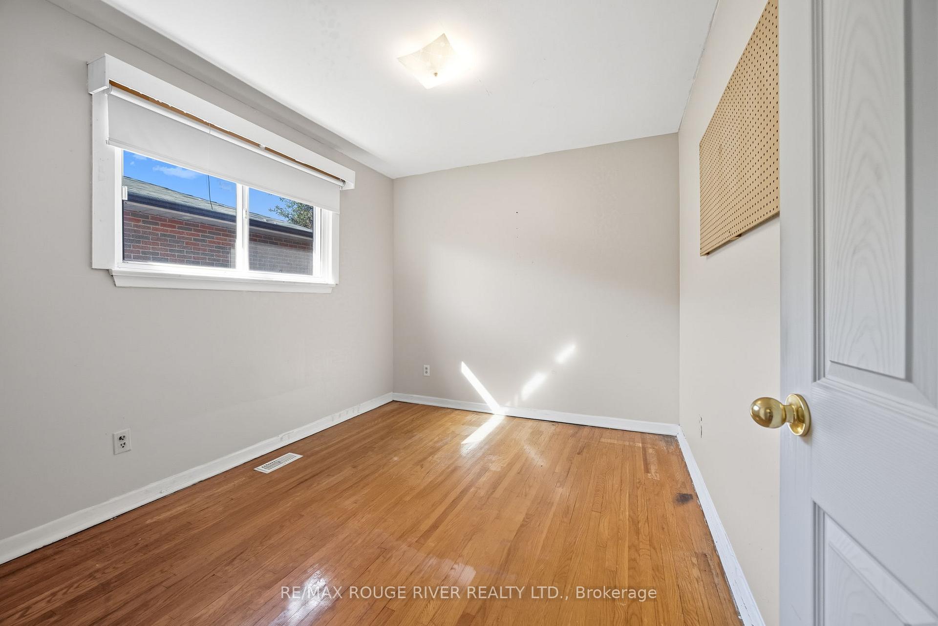 Photo 12 of 412 Brimorton Drive, Scarborough, Woburn — HOMEH