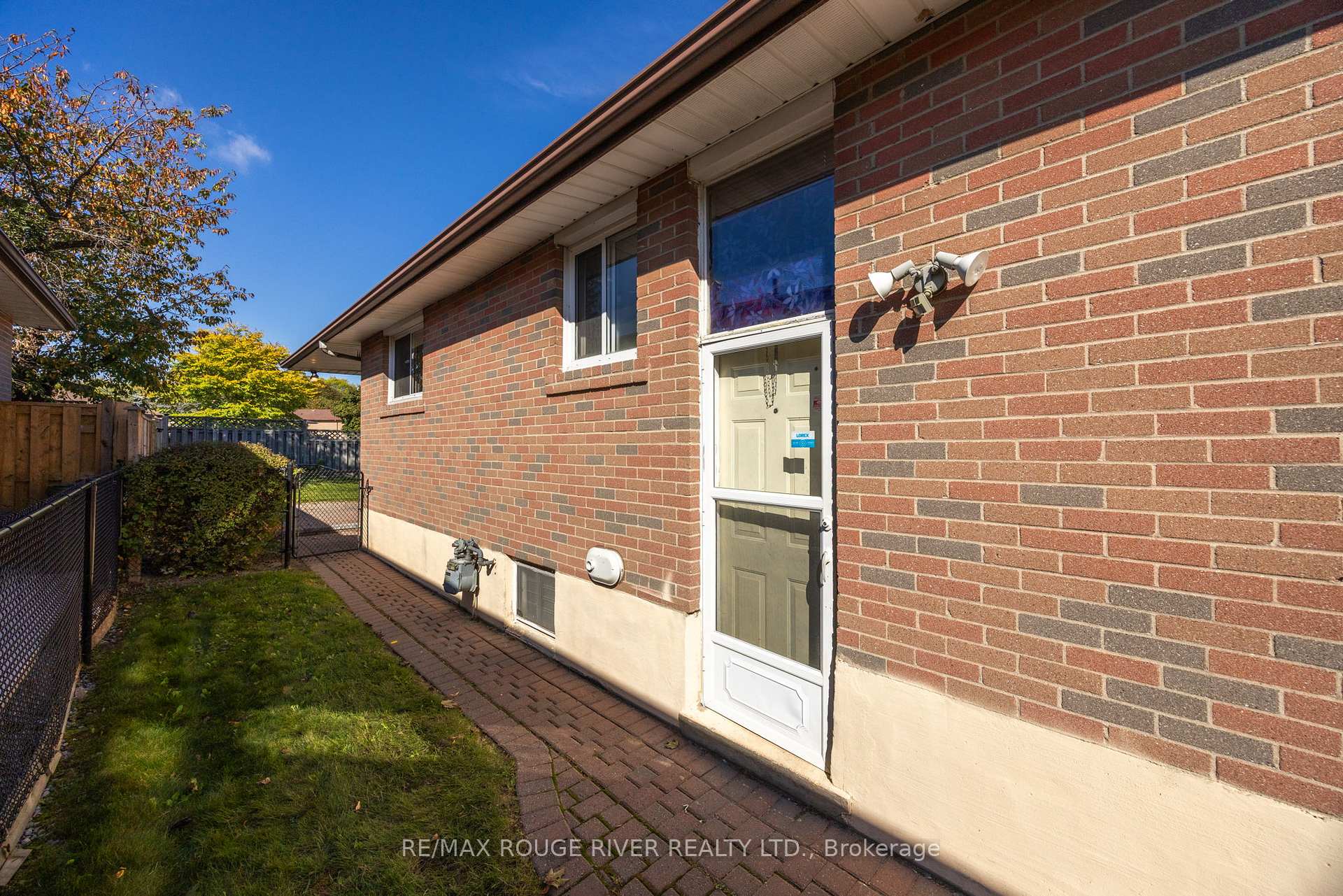 Photo 14 of 412 Brimorton Drive, Scarborough, Woburn — HOMEH