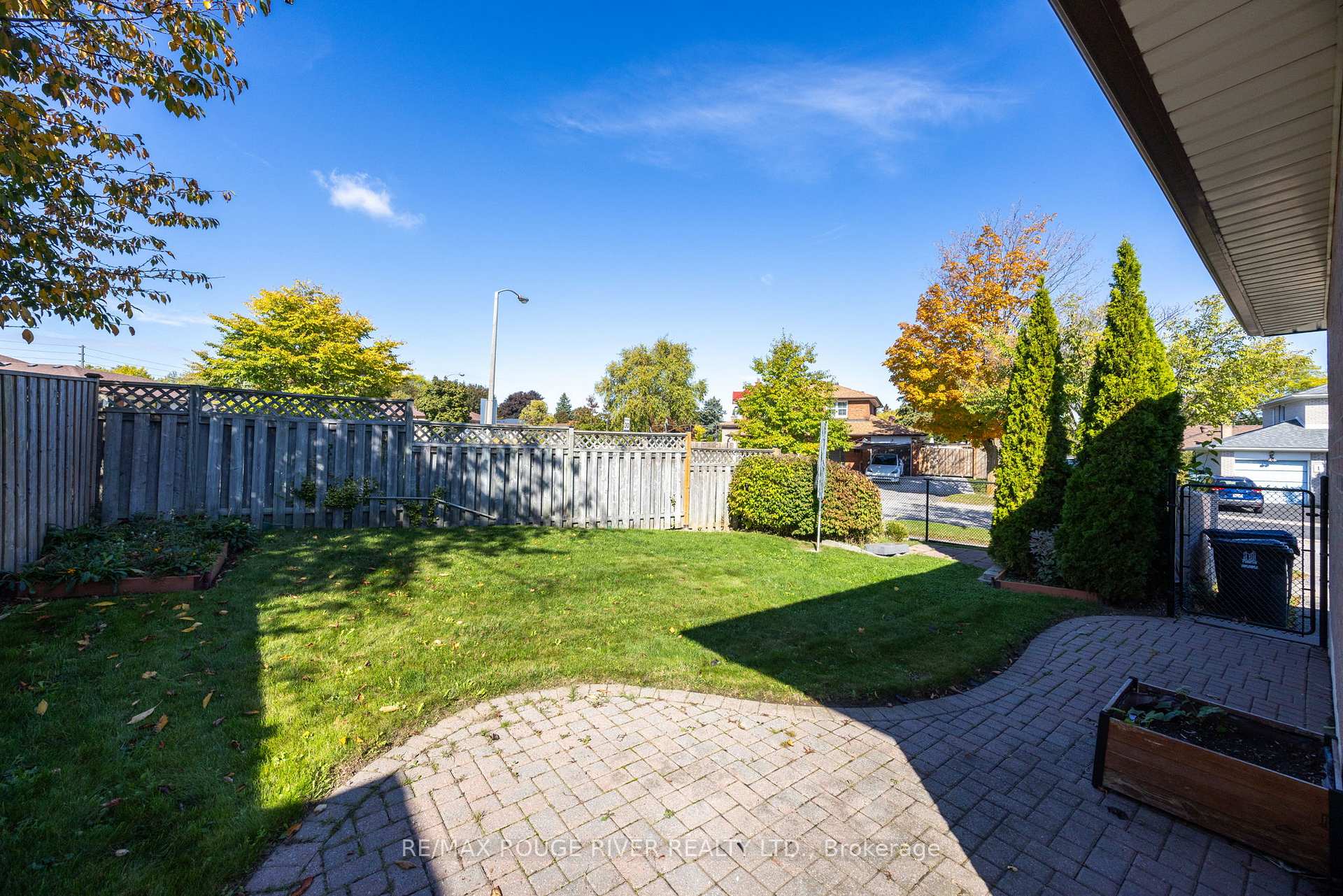 Photo 15 of 412 Brimorton Drive, Scarborough, Woburn — HOMEH