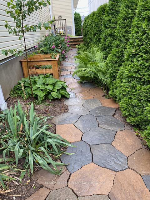 Photo 6 of 11 Marlatts Road, Thorold, Thorold Downtown — HOMEH