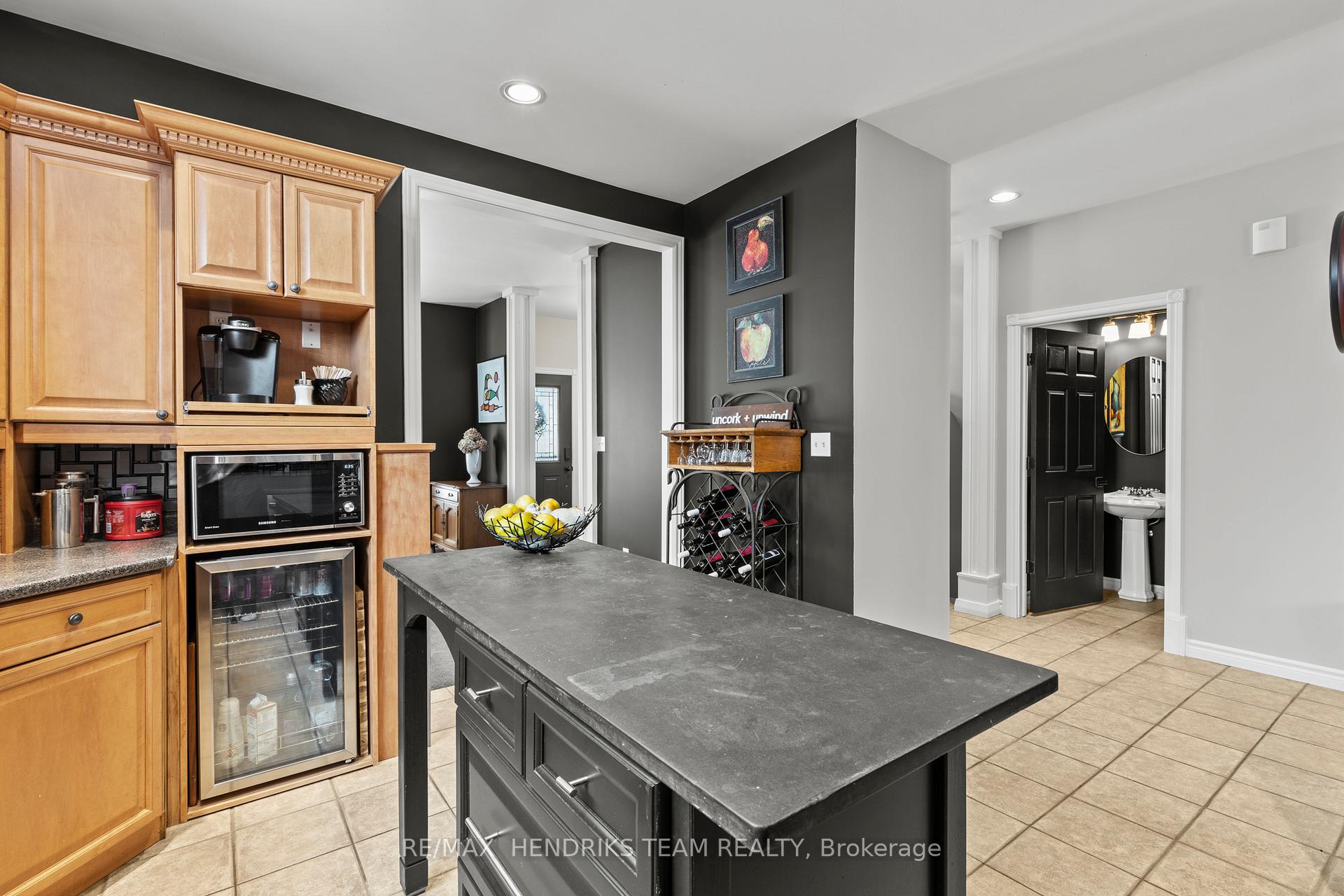 Photo 12 of 11 Marlatts Road, Thorold, Thorold Downtown — HOMEH
