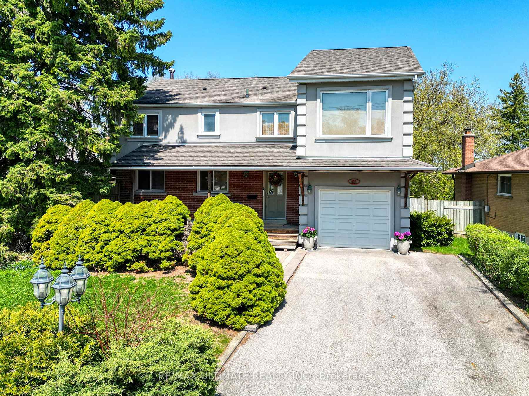 Front of 103 Weir Crescent