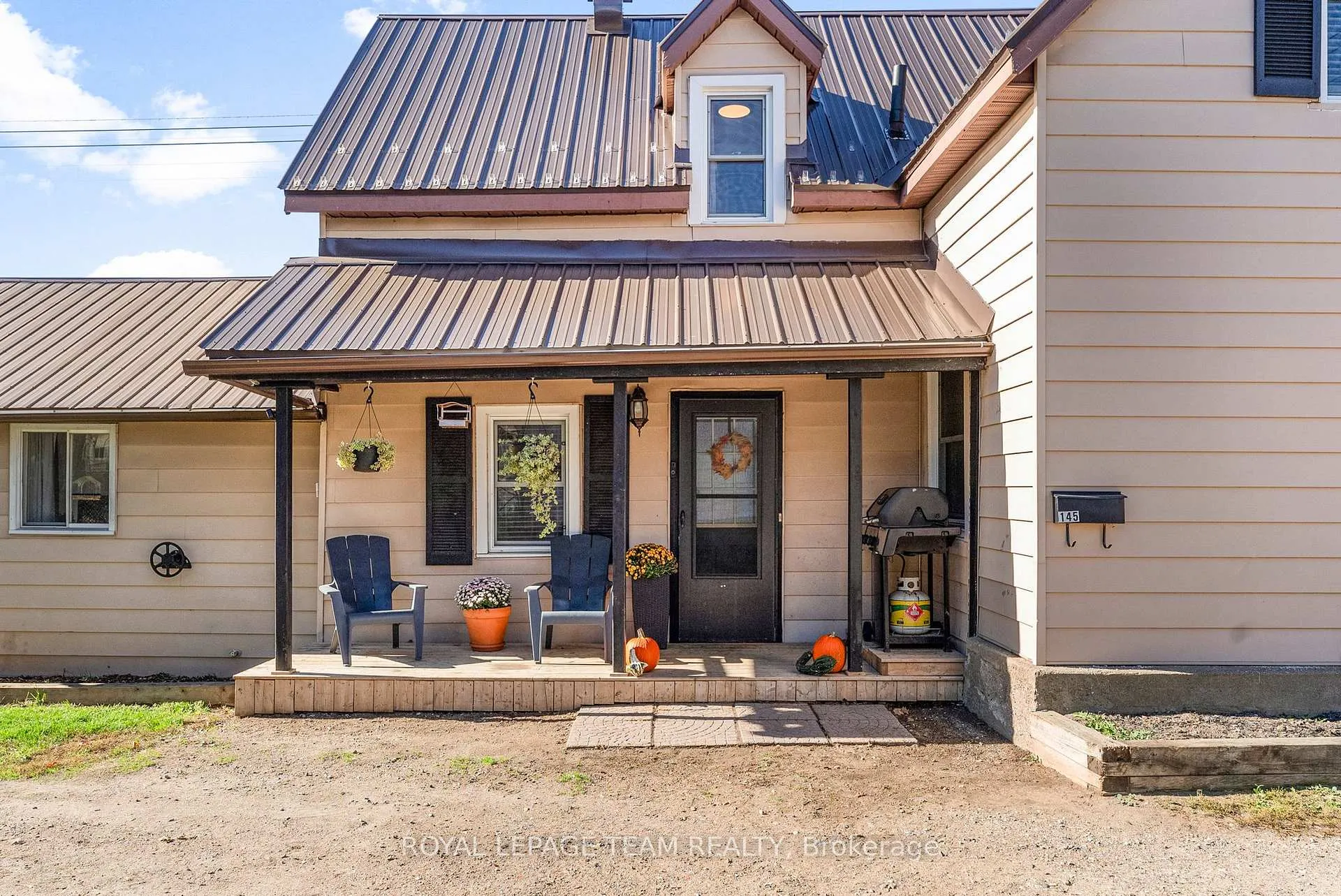 Front of 145 Munroe Avenue W