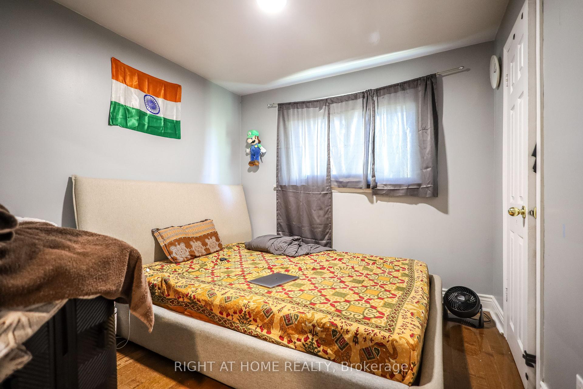 Photo 25 of 3261 Lawrence Avenue E, Scarborough, Woburn — HOMEH