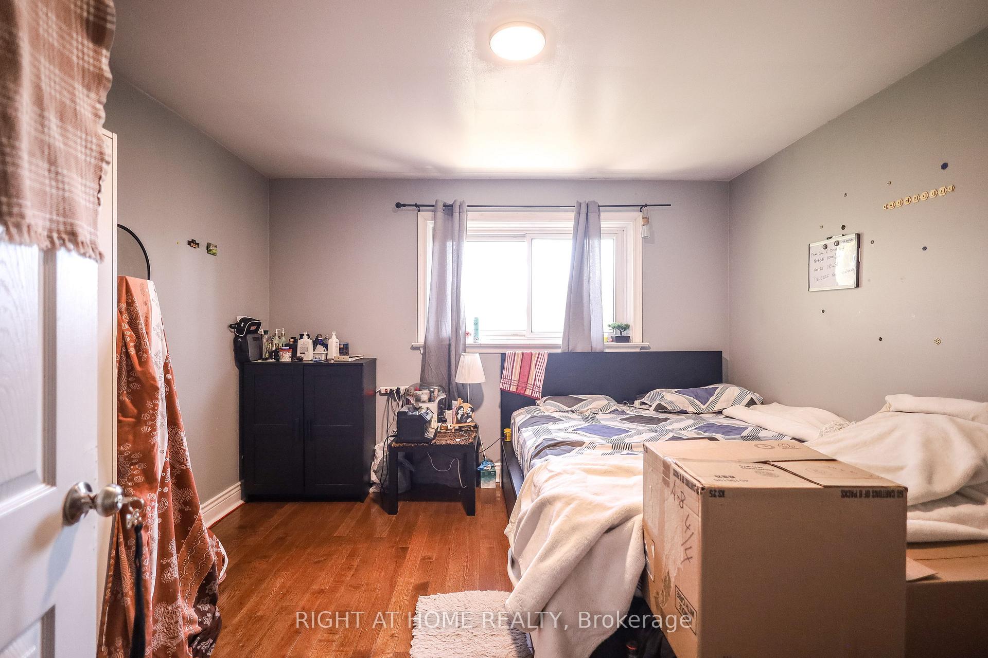 Photo 26 of 3261 Lawrence Avenue E, Scarborough, Woburn — HOMEH