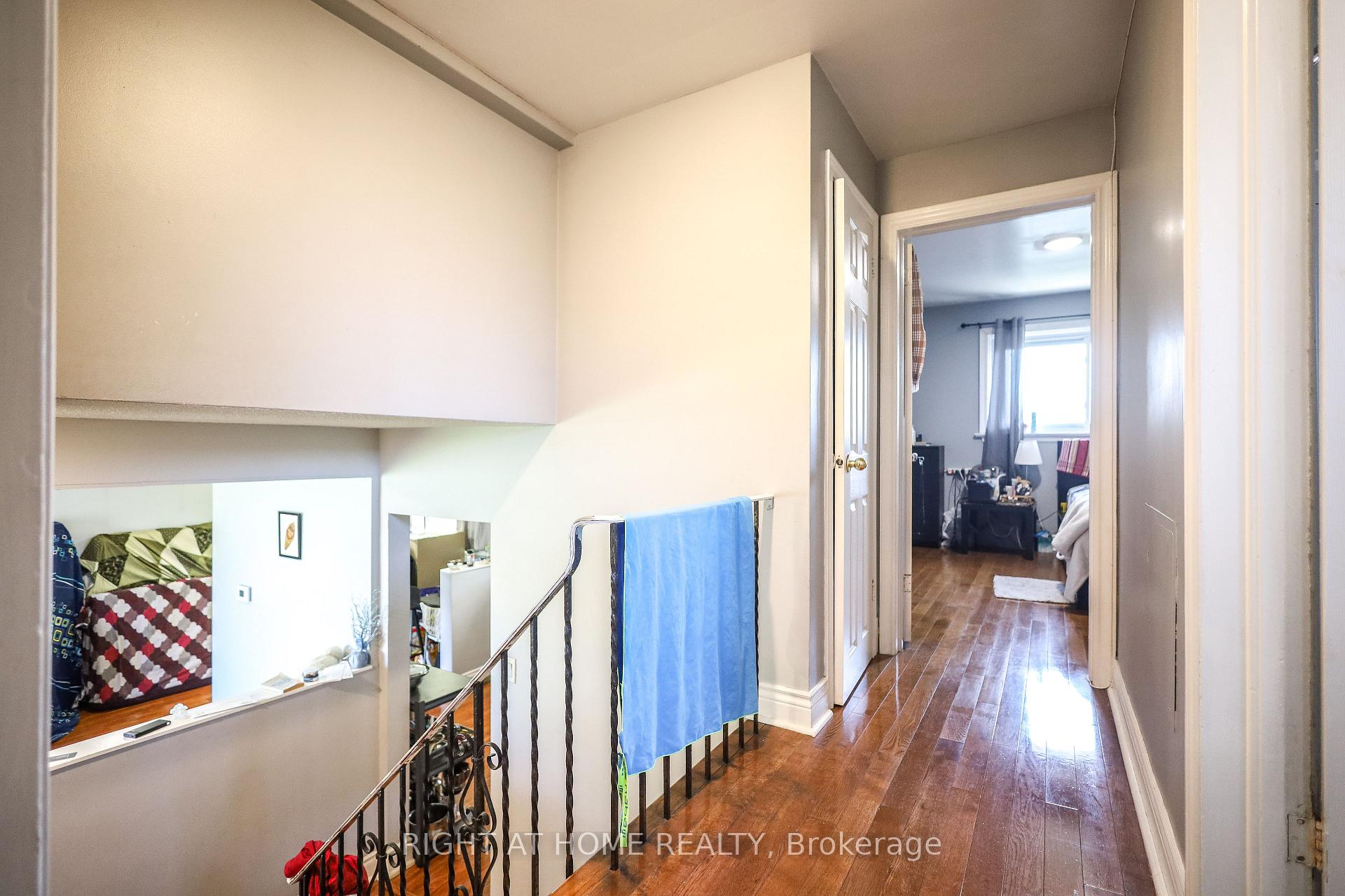 Photo 29 of 3261 Lawrence Avenue E, Scarborough, Woburn — HOMEH