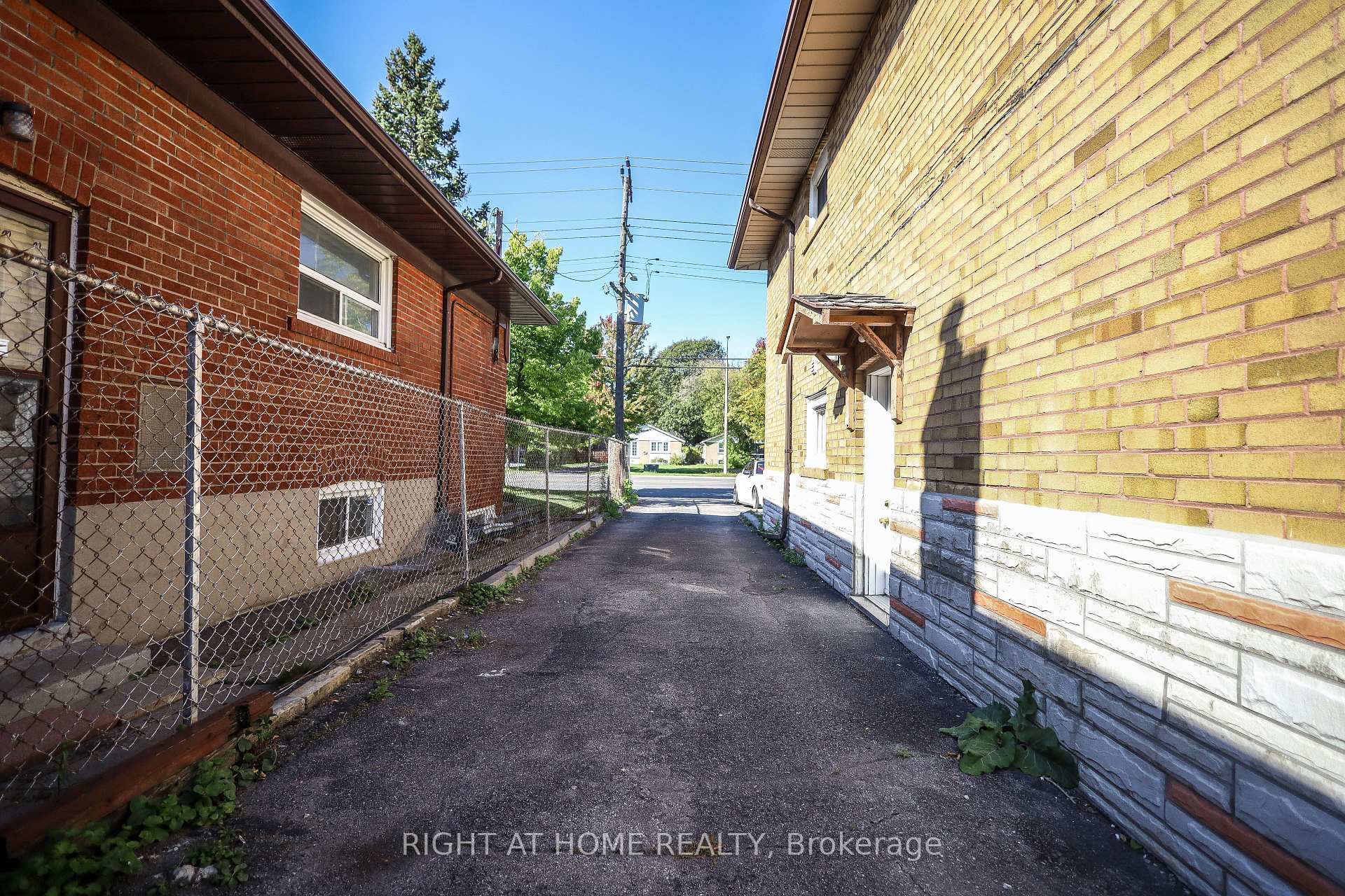 Photo 44 of 3261 Lawrence Avenue E, Scarborough, Woburn — HOMEH