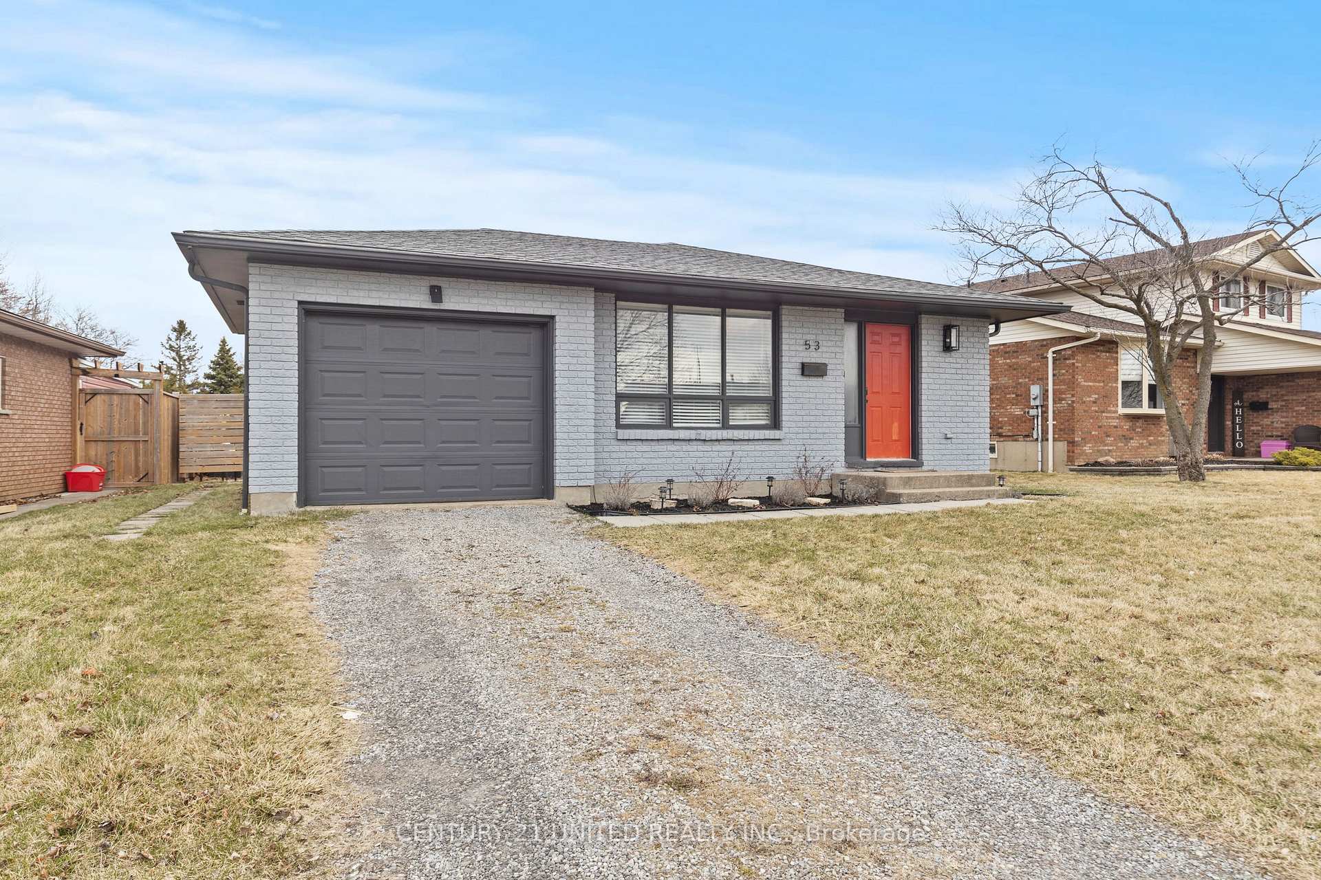 Photo 2 of 53 Mcdonagh Crescent, Thorold, Confederation Heights — HOMEH