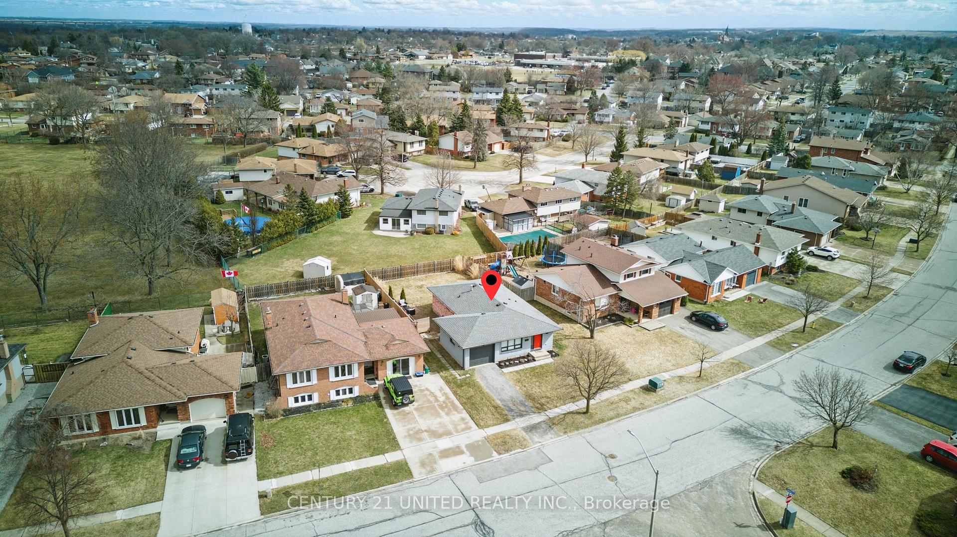 Photo 5 of 53 Mcdonagh Crescent, Thorold, Confederation Heights — HOMEH