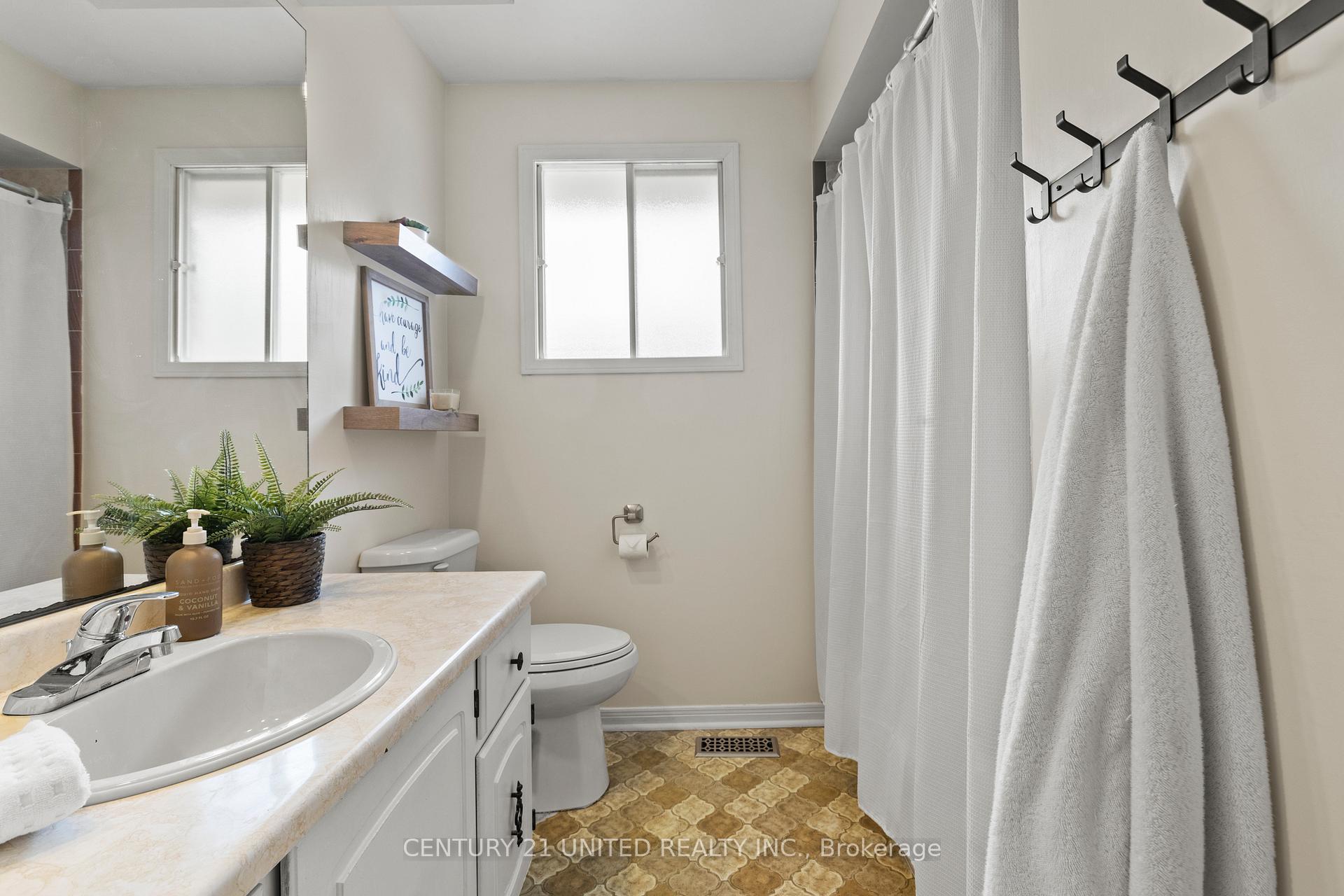Photo 22 of 53 Mcdonagh Crescent, Thorold, Confederation Heights — HOMEH