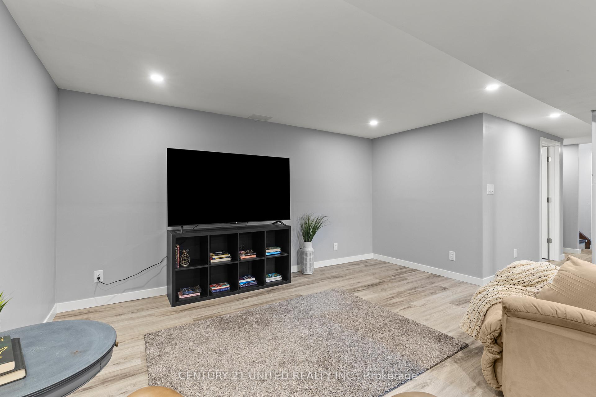 Photo 24 of 53 Mcdonagh Crescent, Thorold, Confederation Heights — HOMEH