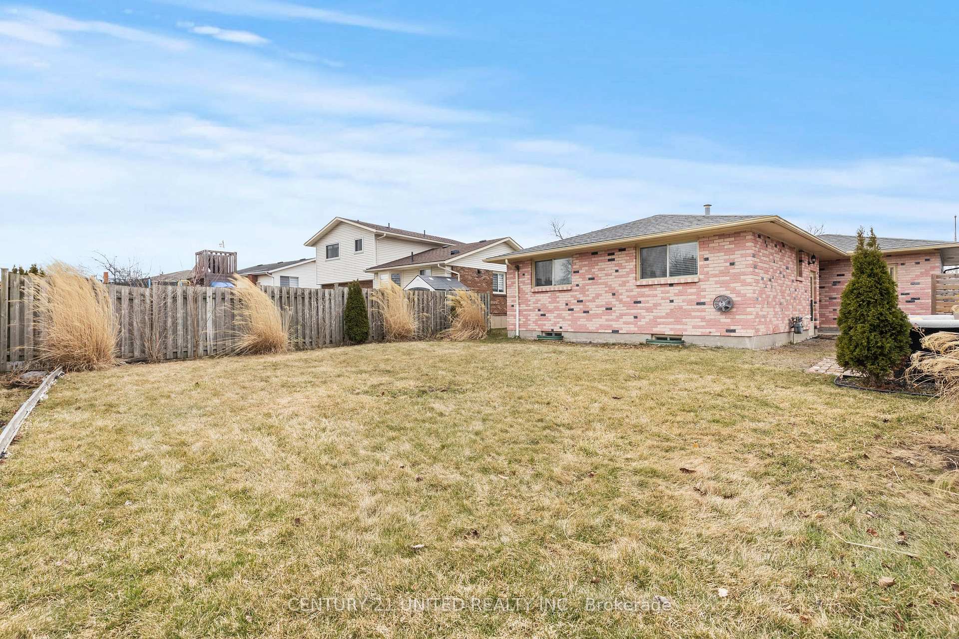 Photo 40 of 53 Mcdonagh Crescent, Thorold, Confederation Heights — HOMEH