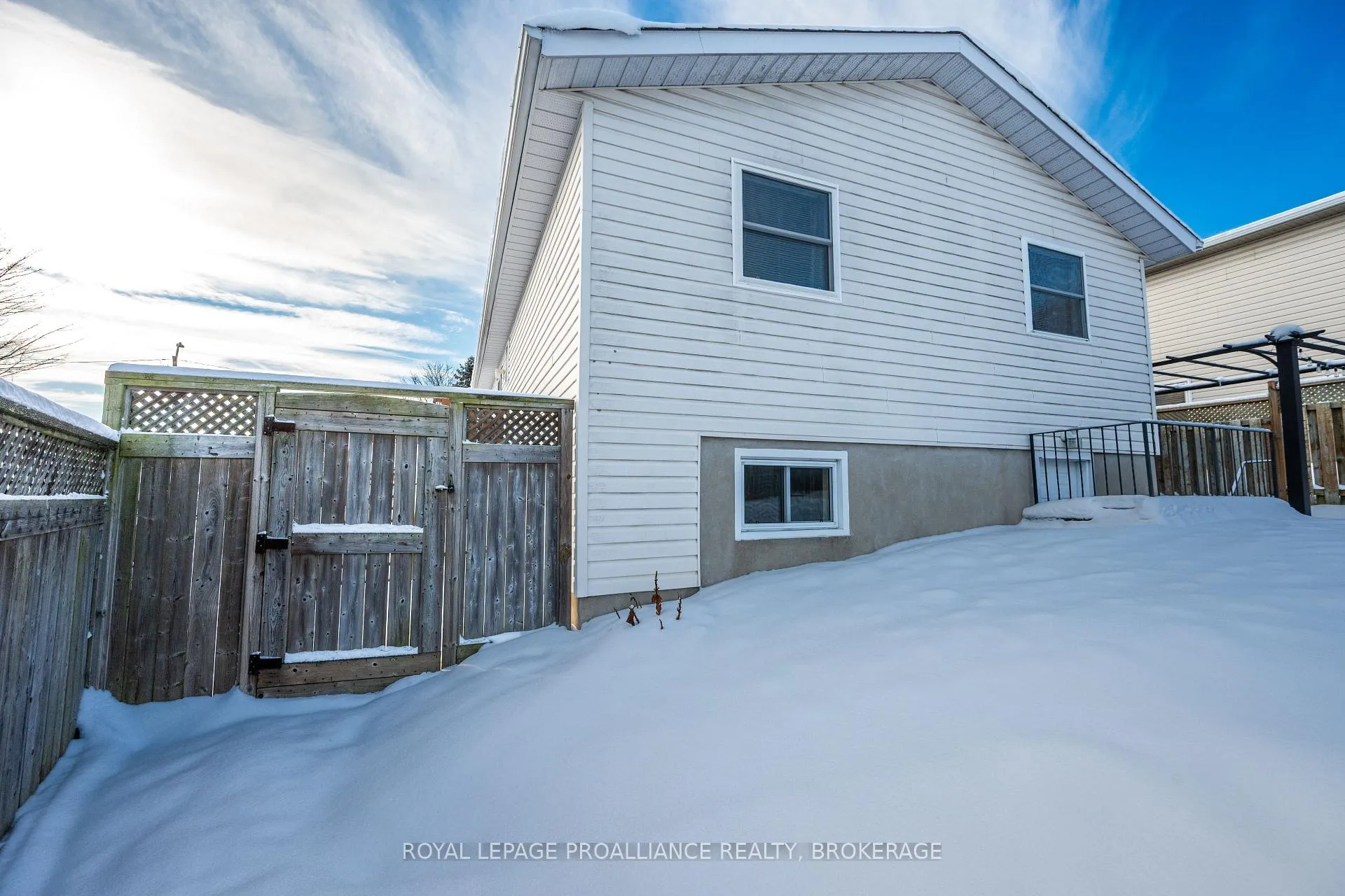 Photo 7 of 39 Esdon Street, Kingston, Rideau — HOMEH