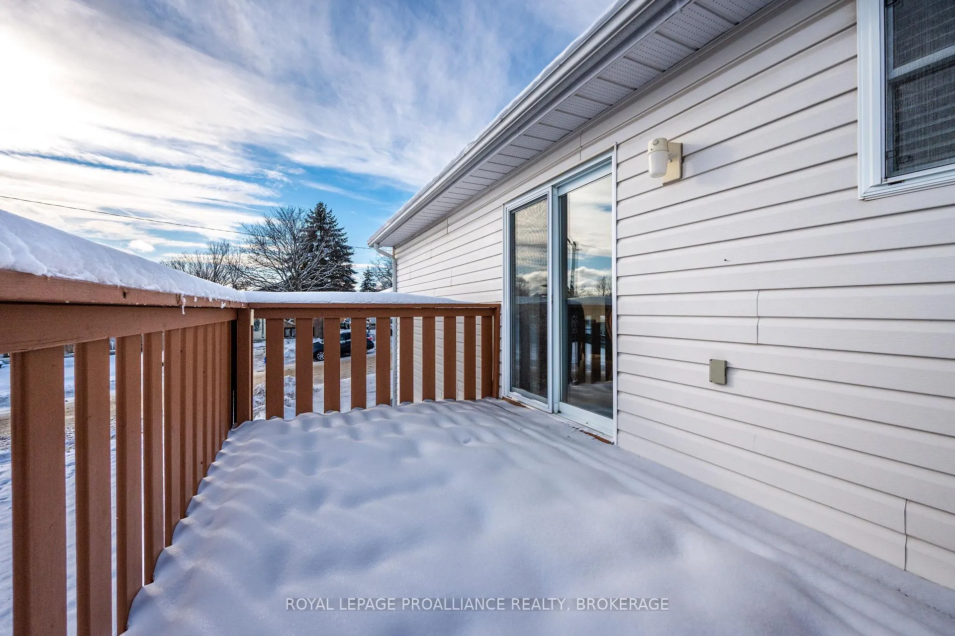 Photo 8 of 39 Esdon Street, Kingston, Rideau — HOMEH