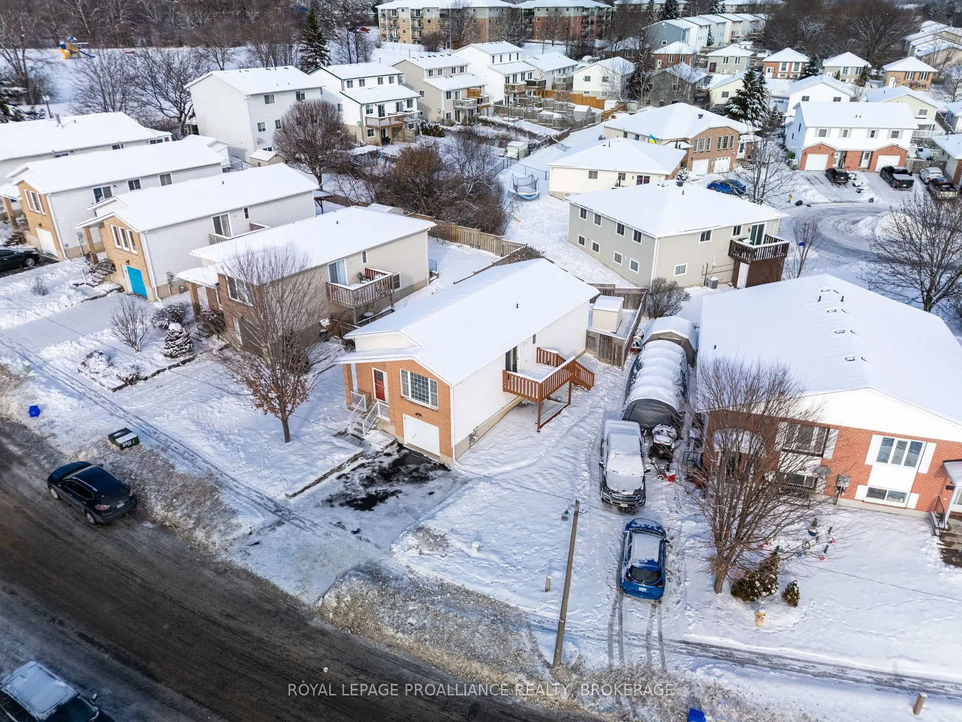 Photo 10 of 39 Esdon Street, Kingston, Rideau — HOMEH