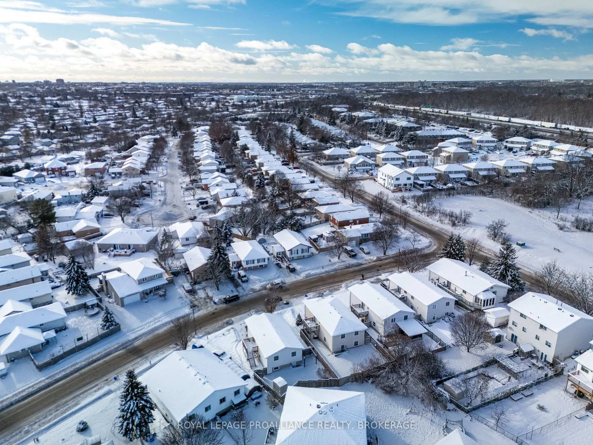 Photo 13 of 39 Esdon Street, Kingston, Rideau — HOMEH