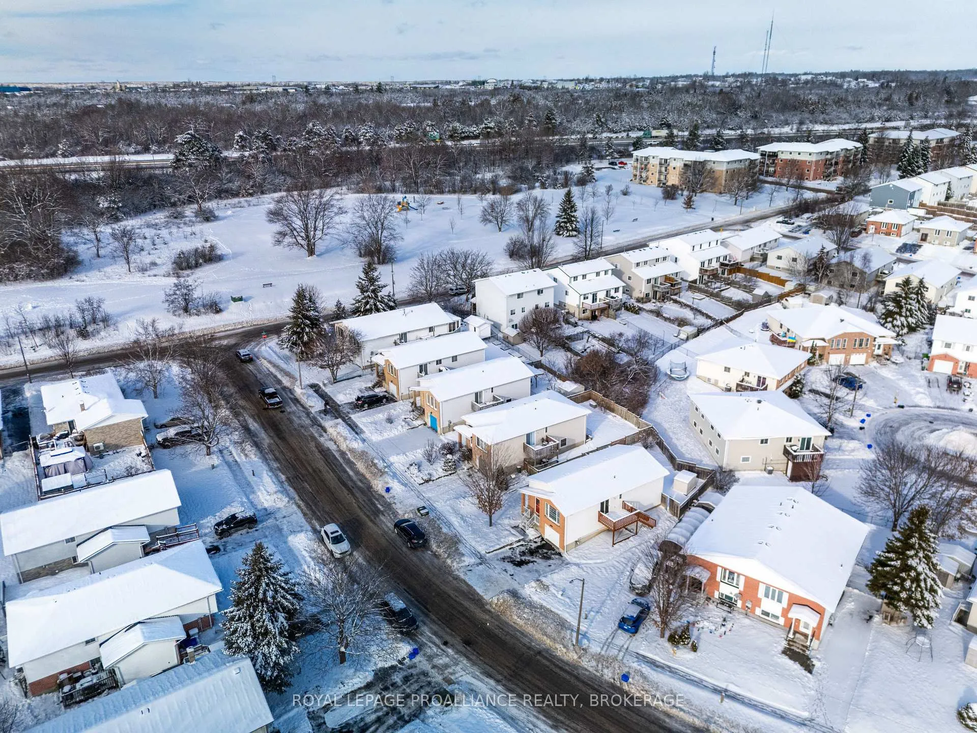 Photo 14 of 39 Esdon Street, Kingston, Rideau — HOMEH