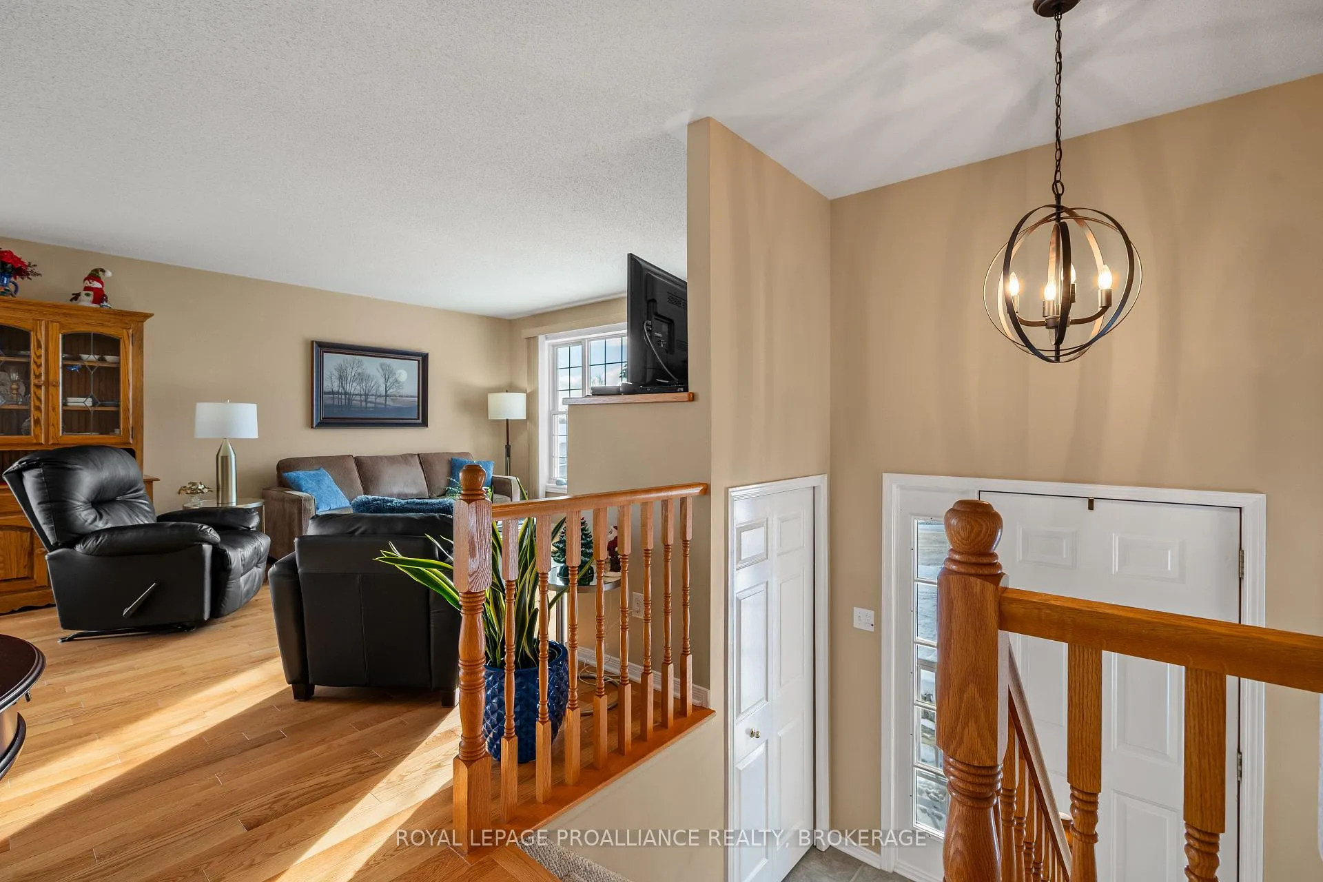 Photo 18 of 39 Esdon Street, Kingston, Rideau — HOMEH