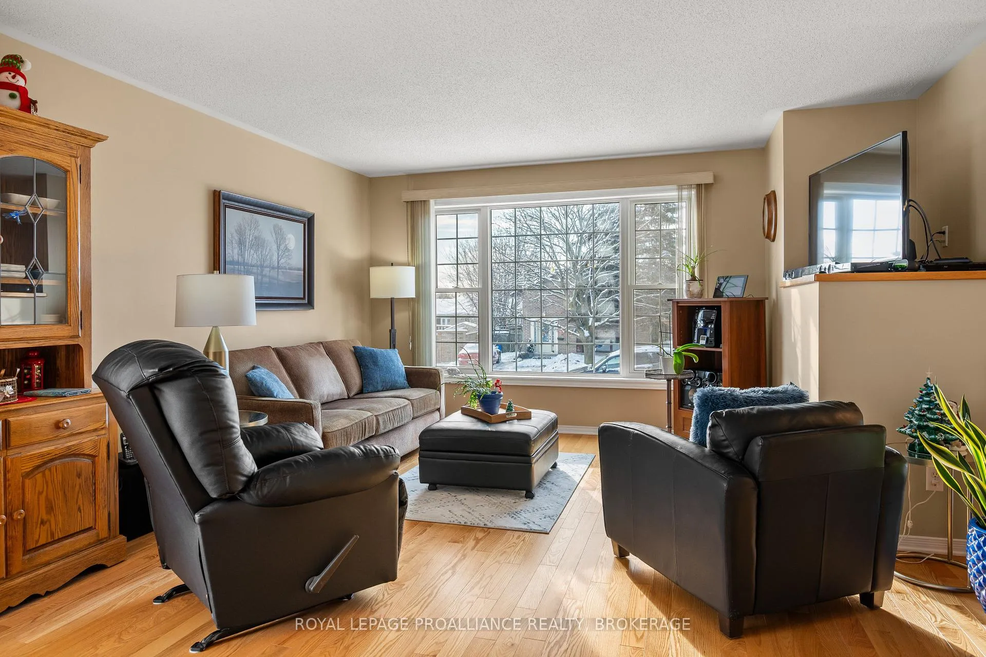 Photo 19 of 39 Esdon Street, Kingston, Rideau — HOMEH
